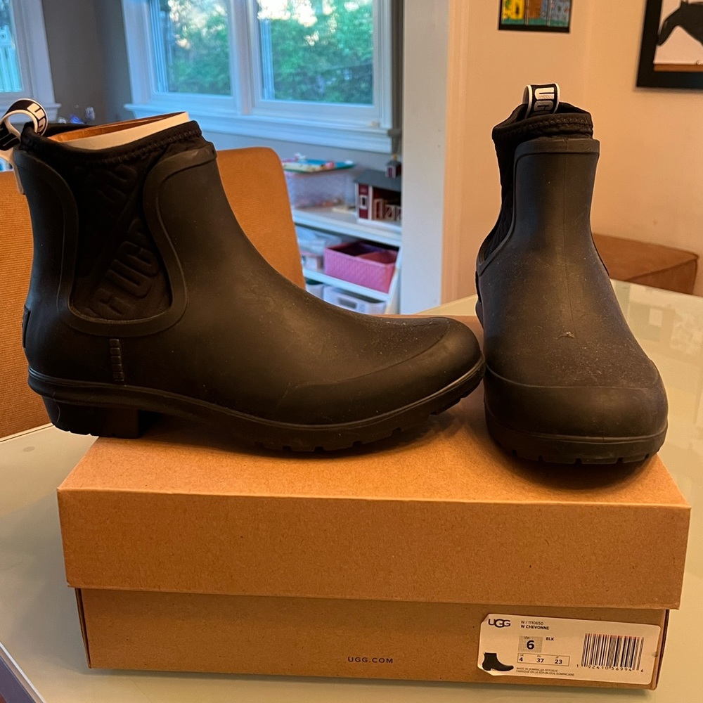 Ugg rain boot